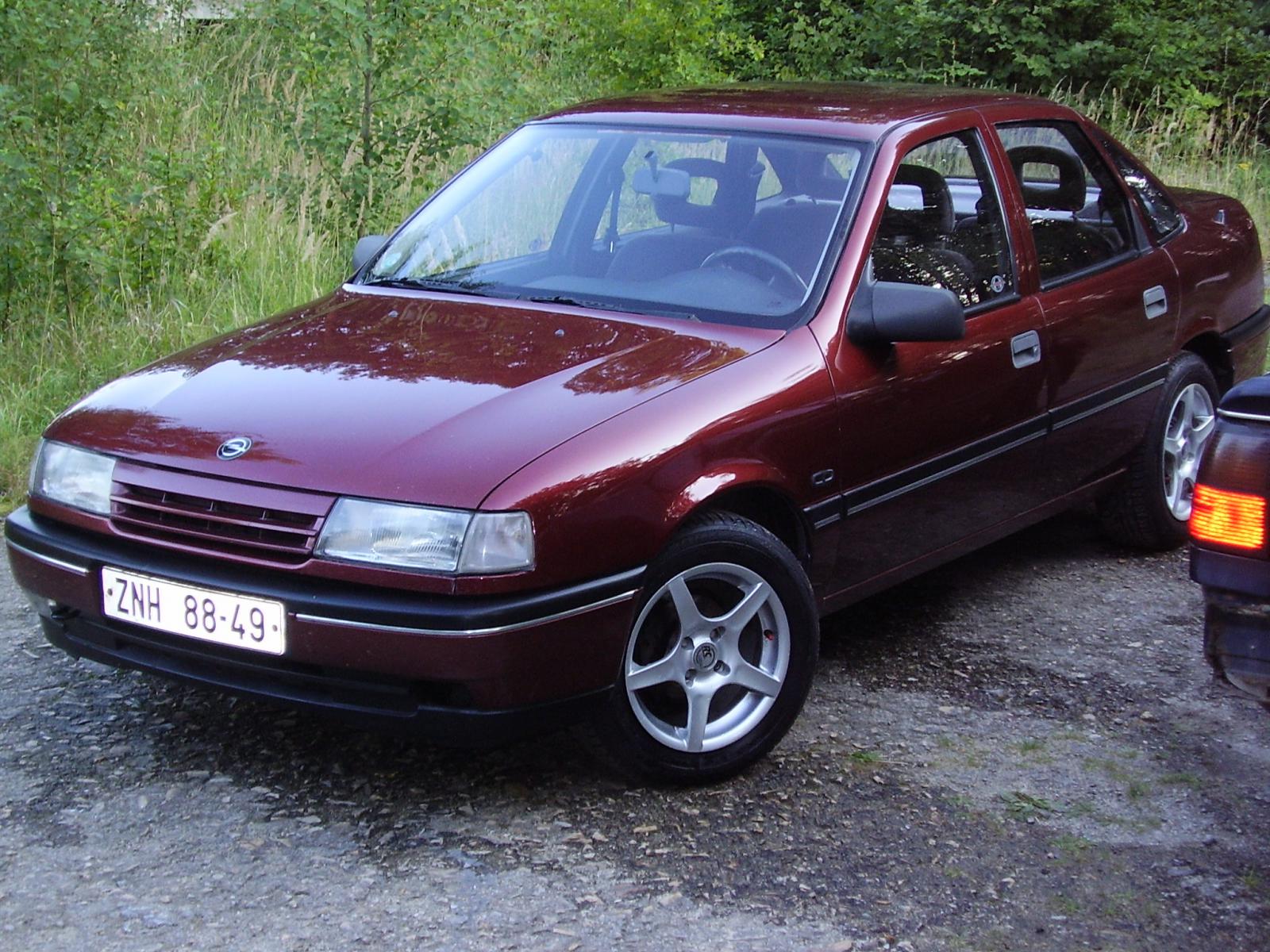 1992 Opel Vectra I A, 1. generace 1.8 benzín 66 kW 145 Nm